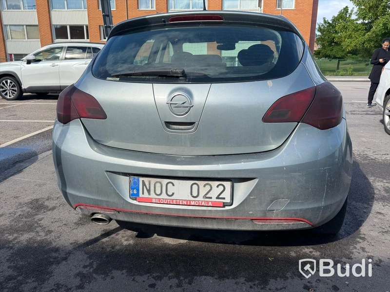 Opel Astra 1.4 Turbo -2010