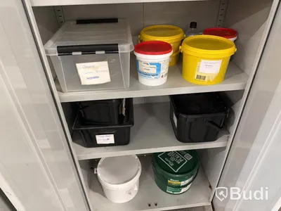 2 st plåtskåp