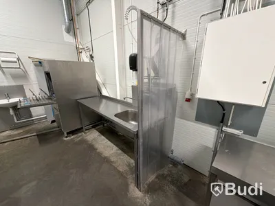Diskbänk med blandare.