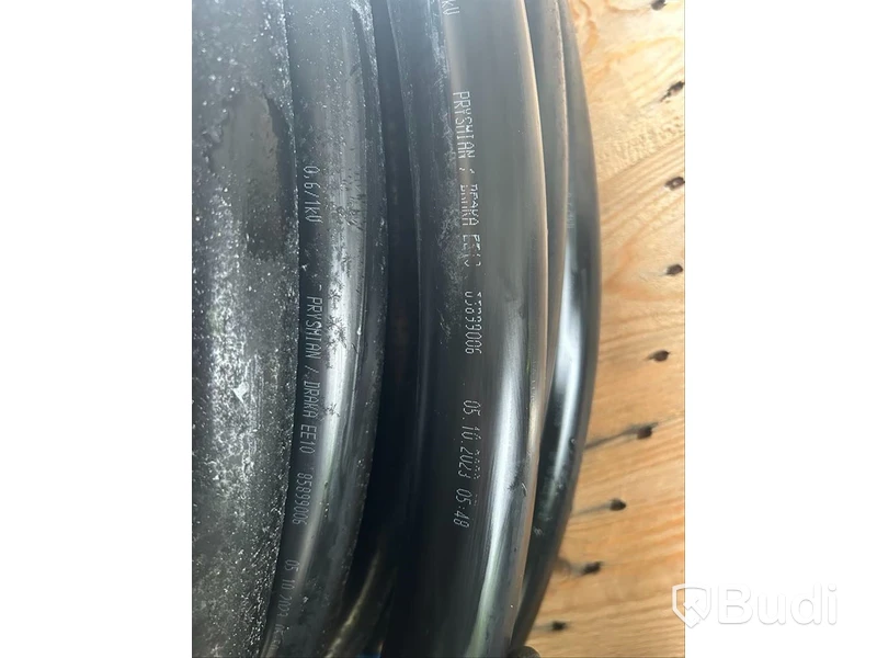 Parti elkabel kabeltrummor