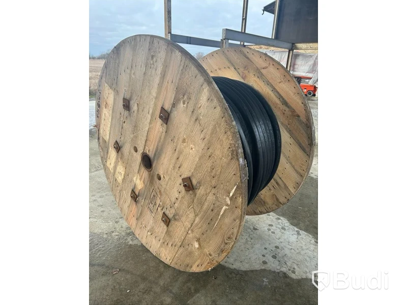 Parti elkabel kabeltrummor