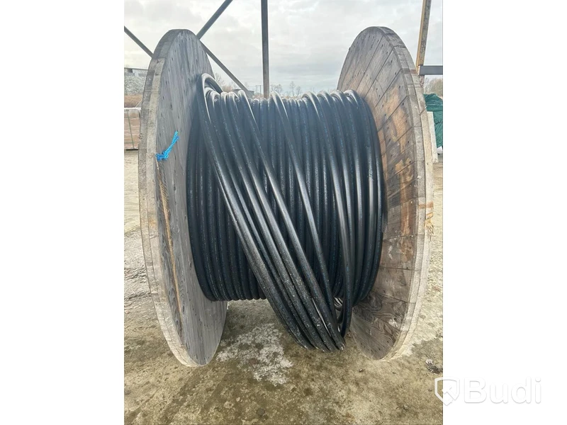 Parti elkabel kabeltrummor