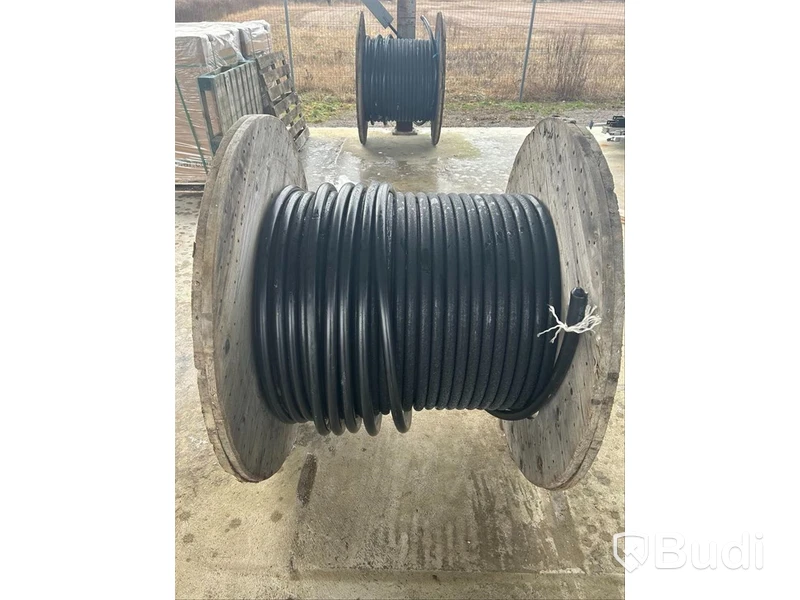 Parti elkabel kabeltrummor