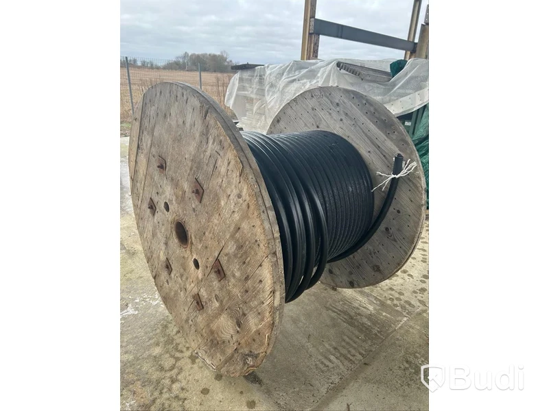Parti elkabel kabeltrummor
