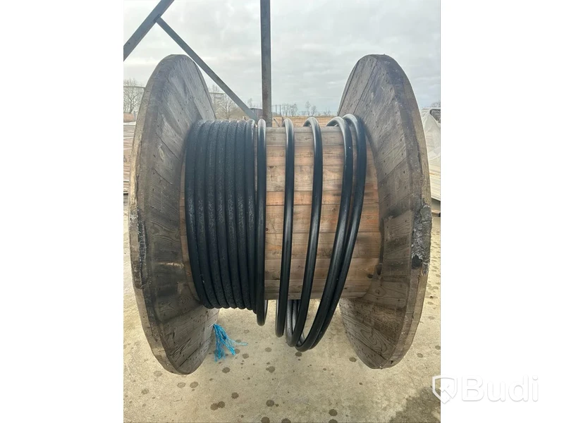 Parti elkabel kabeltrummor