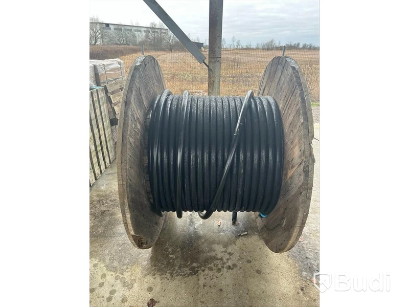 Parti elkabel kabeltrummor