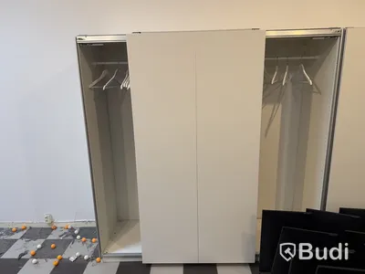 Vit garderob med skjutdörrar, IKEA