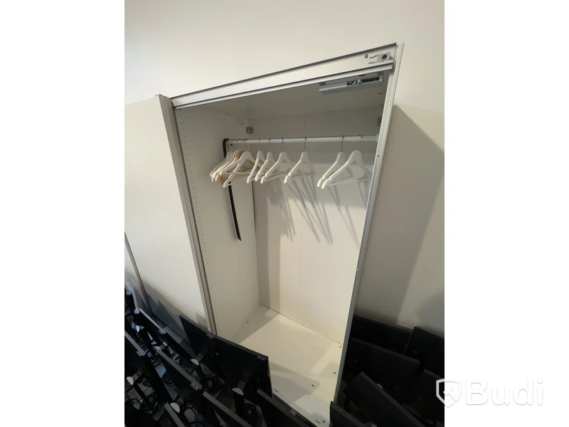 Vit garderob med skjutdörrar, IKEA