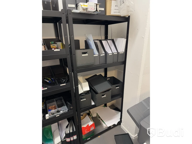 2 st. Hyllor med kontorsmaterial