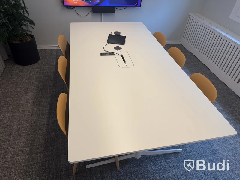 Konferensbord med 6 st. stolar