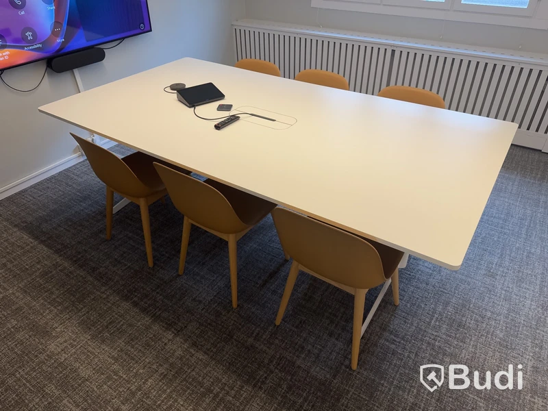 Konferensbord med 6 st. stolar