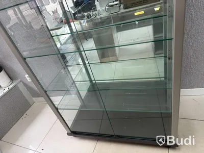 Glasskåp