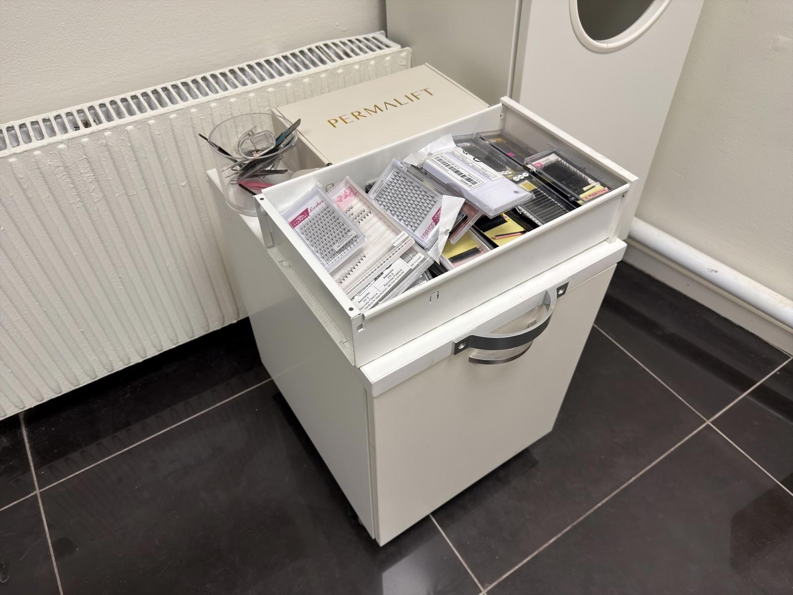 Parti med lösögonfransar och tillbehör