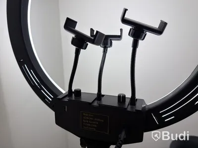 Pallar och lampa