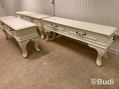 3st små bänkar med lådor