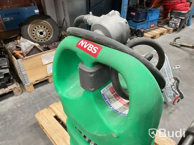 Bensintank, hand pump