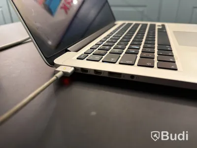 Apple MacBook Pro laptop, 13-inch Retina display