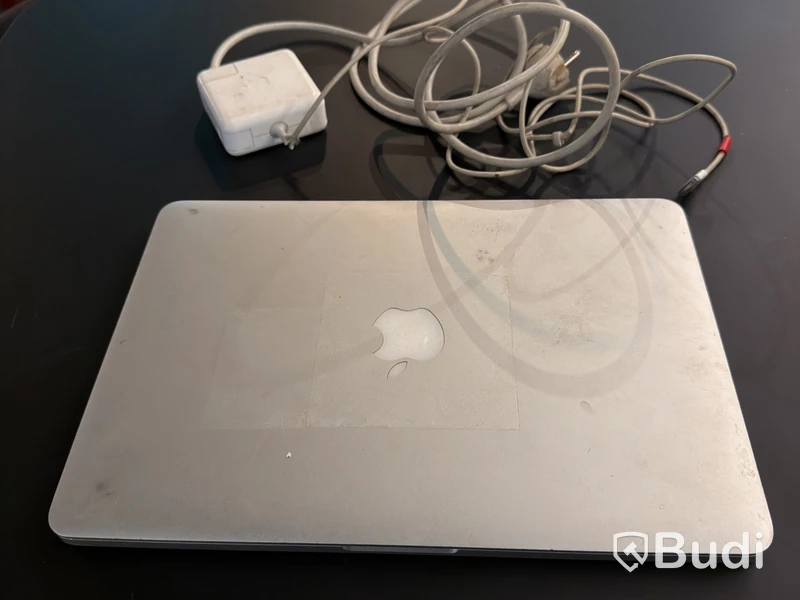 Apple MacBook Pro laptop, 13-inch Retina display