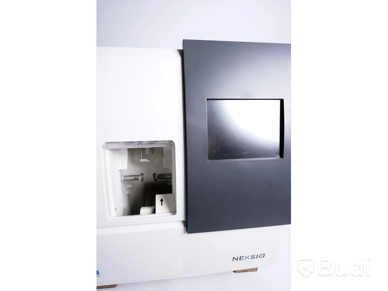 Neksia Scanner plus L20011 RM1 + Neksia Slip M25072 - Essilor. Lens edger