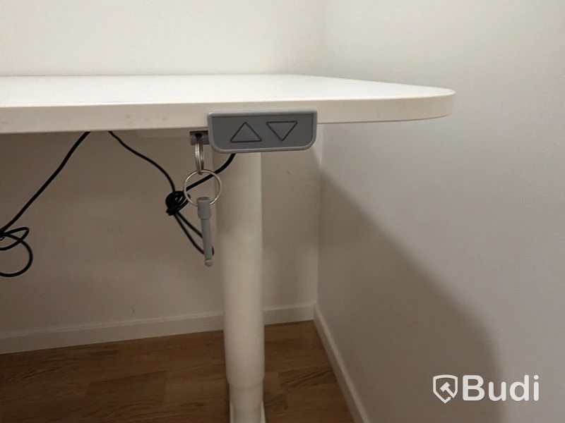 Skrivbord elektriskt höj- och sänkbart 120x80 cm i vitt inklusive kontorsstol