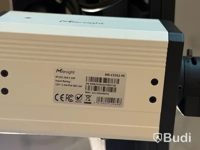 Övervakningskamera med skärm, Milesight MS-C5352-PE samt ASUS skärm