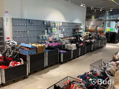 Komplett butiksinredning från ONGO Heron City (2000m²) inkl 4 st kassalinjer och 2 st entrésystem