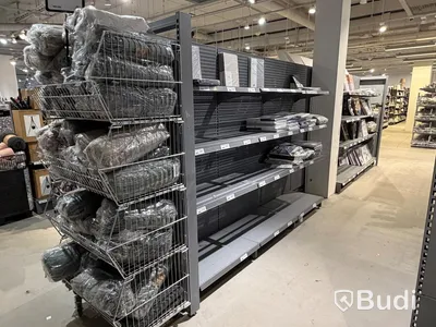 Komplett butiksinredning från ONGO Heron City (2000m²) inkl 4 st kassalinjer och 2 st entrésystem