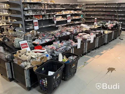 Komplett butiksinredning från ONGO Heron City (2000m²) inkl 4 st kassalinjer och 2 st entrésystem