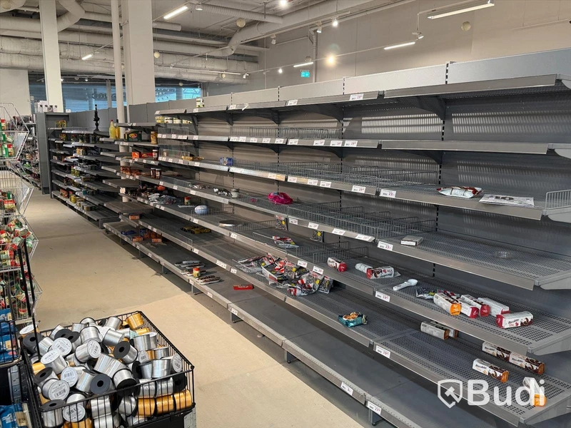 Komplett butiksinredning från ONGO Heron City (2000m²) inkl 4 st kassalinjer och 2 st entrésystem