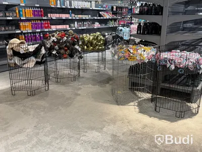 Komplett butiksinredning från ONGO Heron City (2000m²) inkl 4 st kassalinjer och 2 st entrésystem