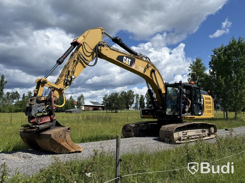 Bandgrävare Cat 324EL | 3 st redskap | 2012