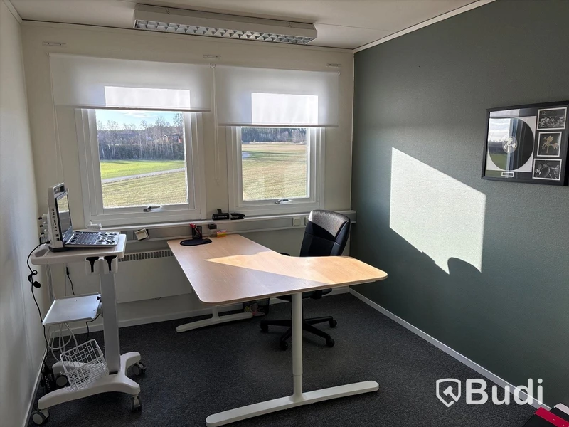 Bodetablering med 5 bodar, 135 m2, med kök, kontor, toalett och luftvärmepump/AC