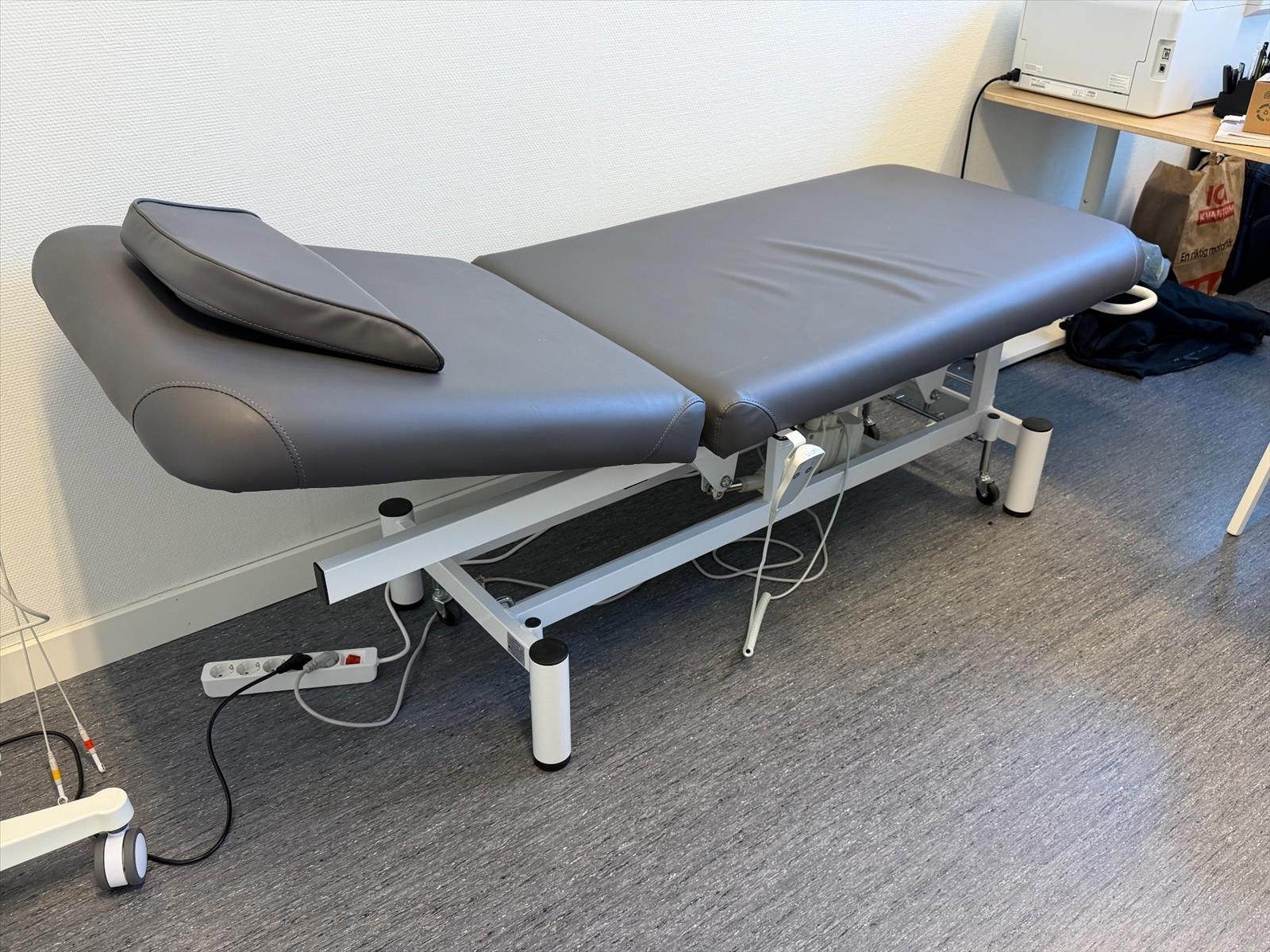 Massagebänk/ brits, Seem HZ-3684A, eldrivet