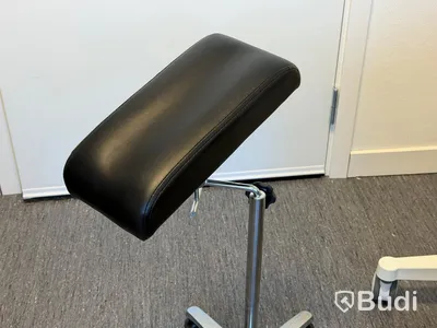 Armstöd för provtagning, höjdjusterbart