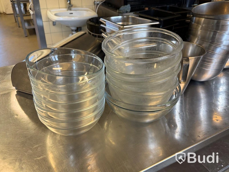 Lot of assorted plastic gastronorm pans and stainless steel bowls