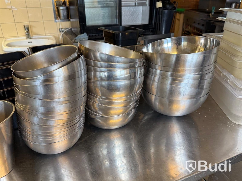 Lot of assorted plastic gastronorm pans and stainless steel bowls