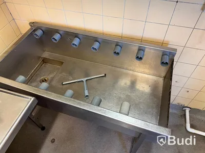 In- och utmatningsbänk för diskmaskin