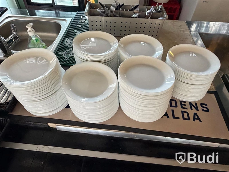 Assorted lot for lunch service, incl. side plates, glasses and cutlery