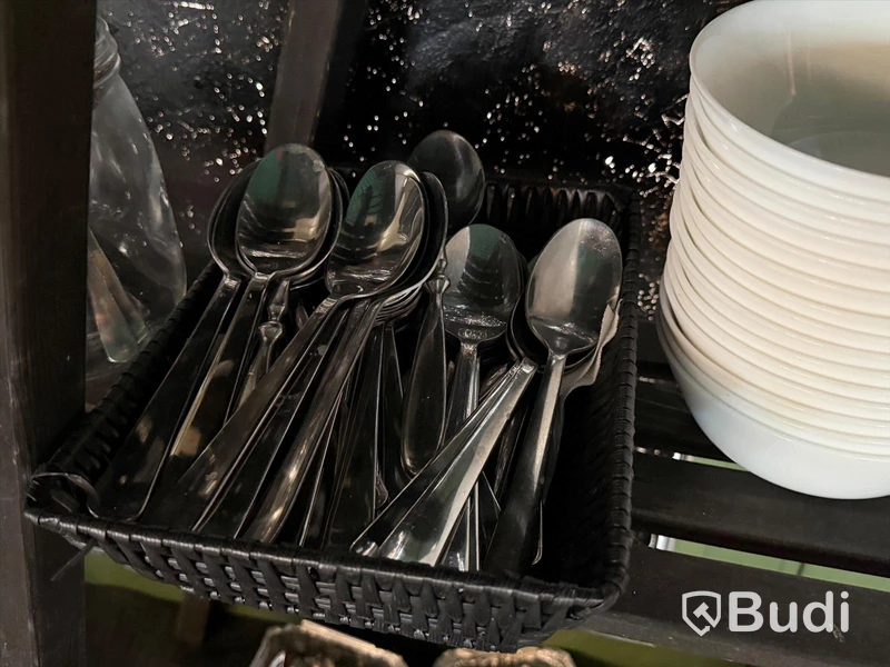 Assorted lot for lunch service, incl. side plates, glasses and cutlery