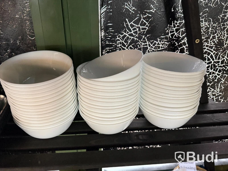 Assorted lot for lunch service, incl. side plates, glasses and cutlery
