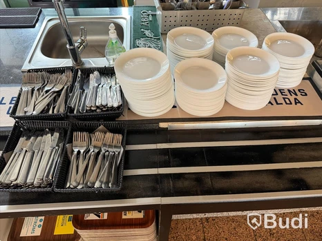 Assorted lot for lunch service, incl. side plates, glasses and cutlery