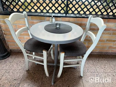 Restaurangmöbler, 22 stolar, 10 bord