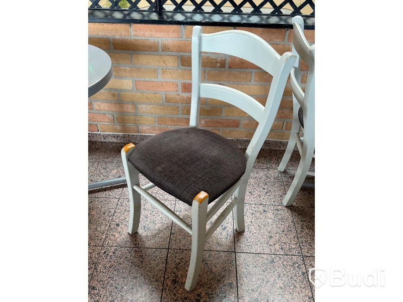 Restaurangmöbler, 22 stolar, 10 bord