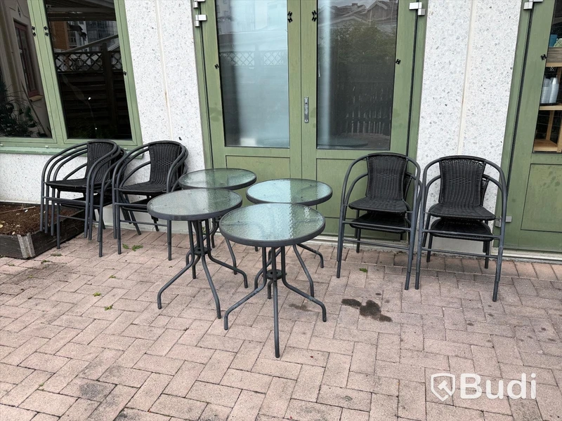 Utemöbler - 4 bord med 11 st stol