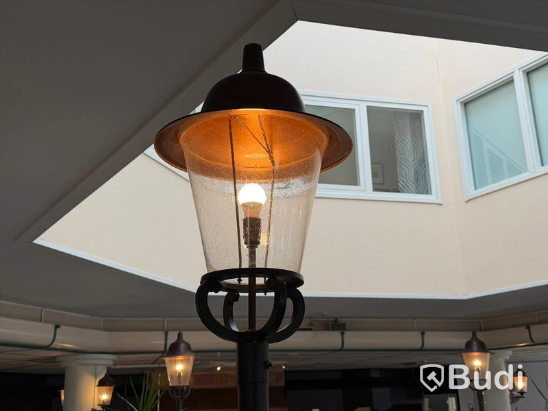 Lampa i pelarmodell 6 st samt 8 st vägglampor