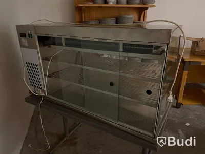 Refrigerated display case, Ohio Flip-Flop
