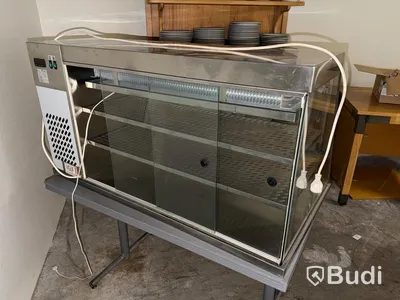Refrigerated display case, Ohio Flip-Flop