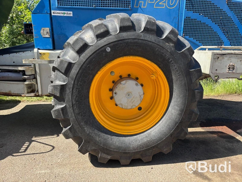 Harvester Rottne H20 -2011 | Repair item - Tires in very good condition