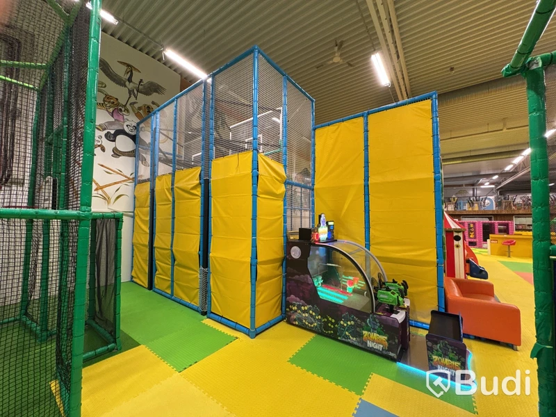 Lekland trampolinpark Superboy