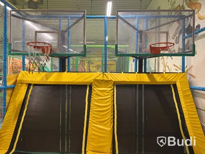 Lekland trampolinpark Superboy